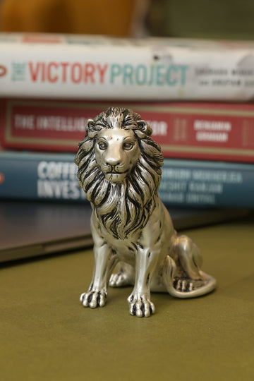 Sitting Lion Paper Weight for Office Table