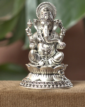Ganesh Chaturthi Gifting: What to Bring When You Visit This Year