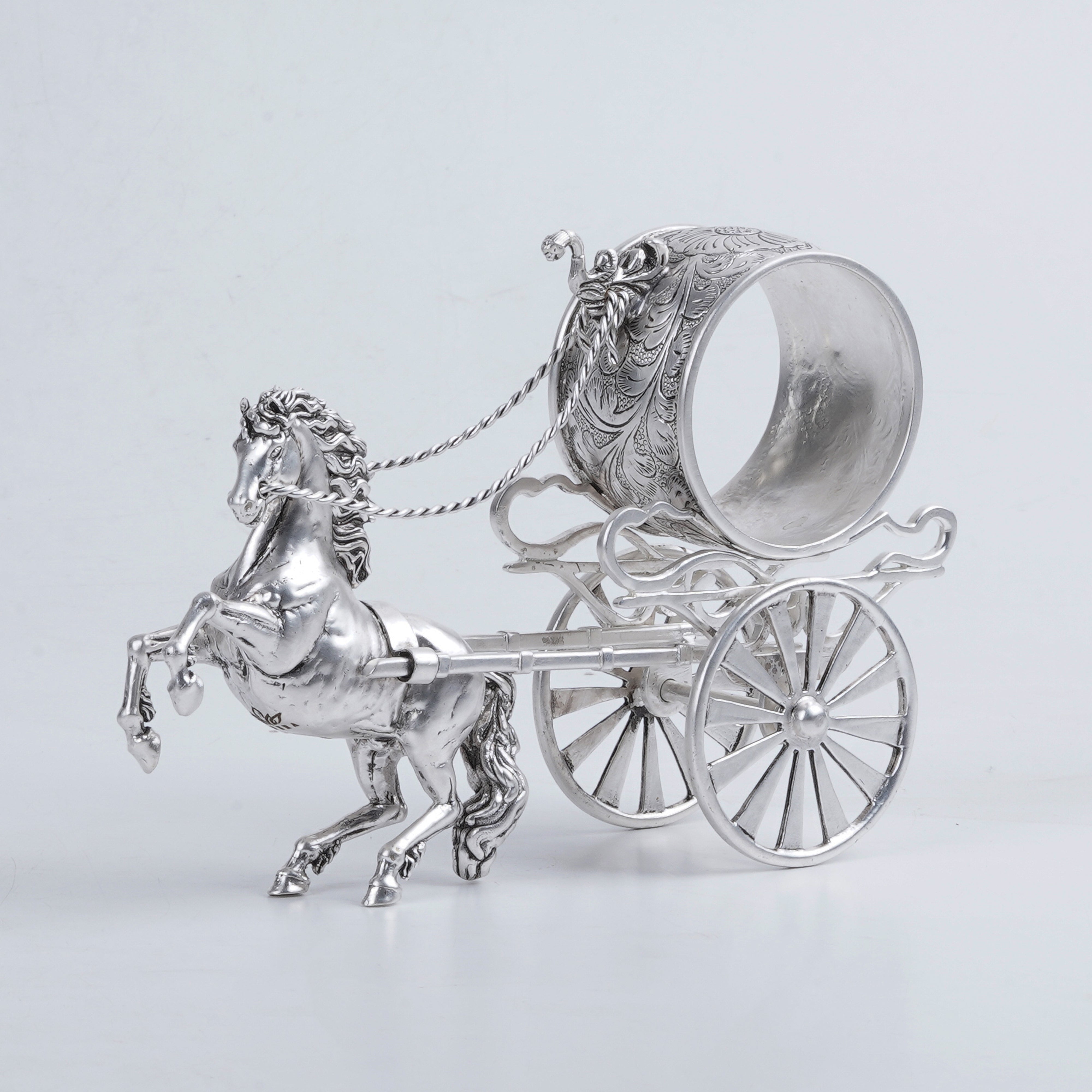Royal Chariot Horse Napkin Ring – Silver Plated Luxury Table Decor