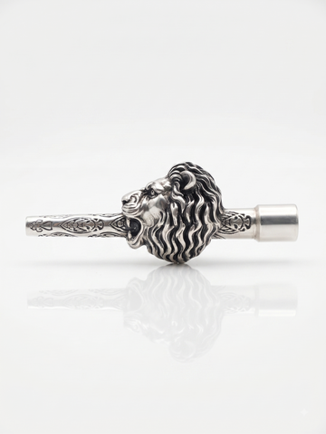 King lion hookah tip in pure silver plating with an engraved shaft, by Sabera