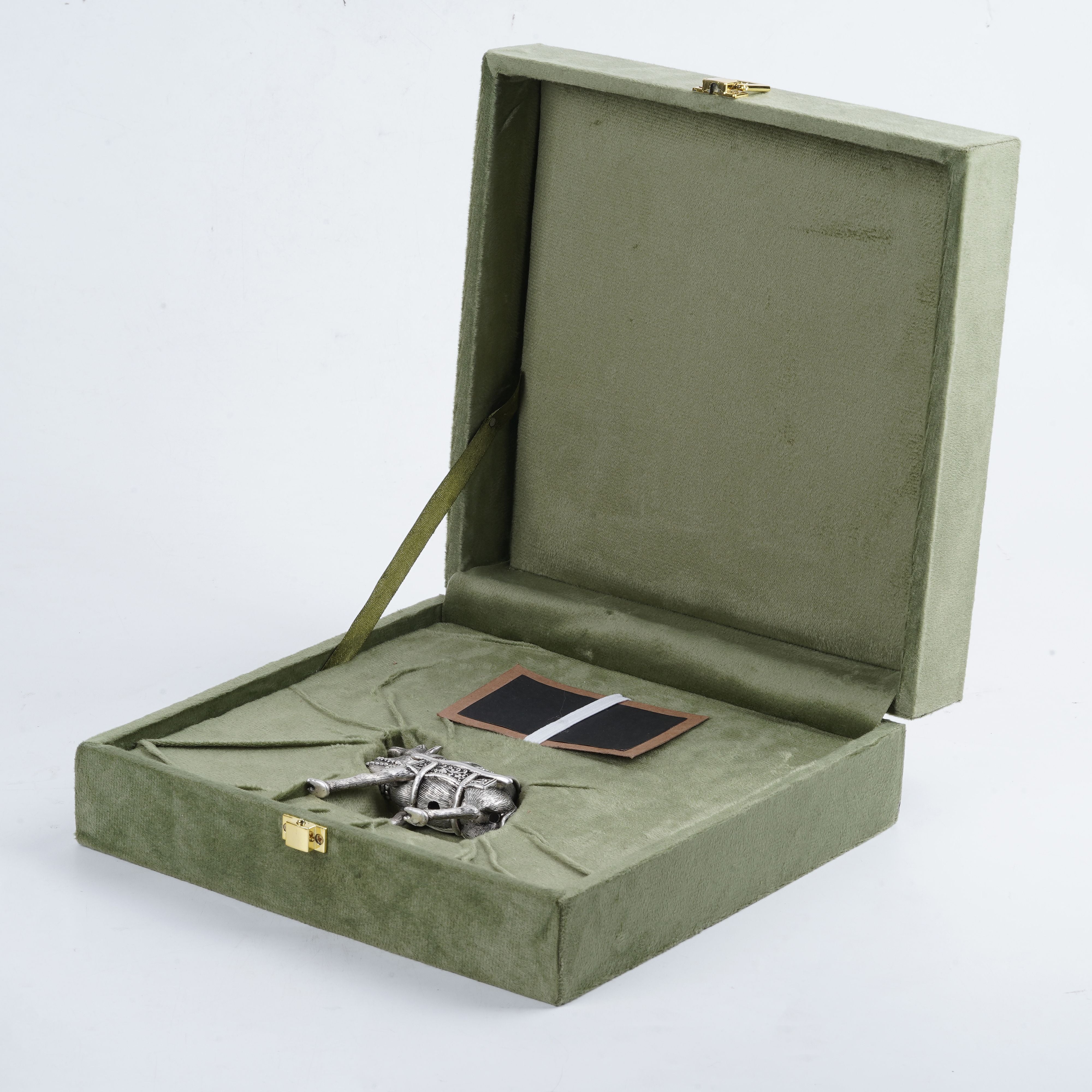 Camel Place Card Holder for Table in Silver Plating