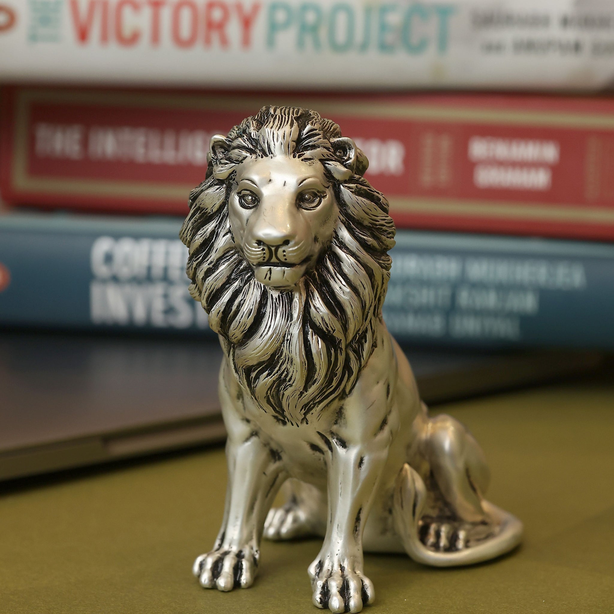 Sitting Lion Paper Weight for Office Table