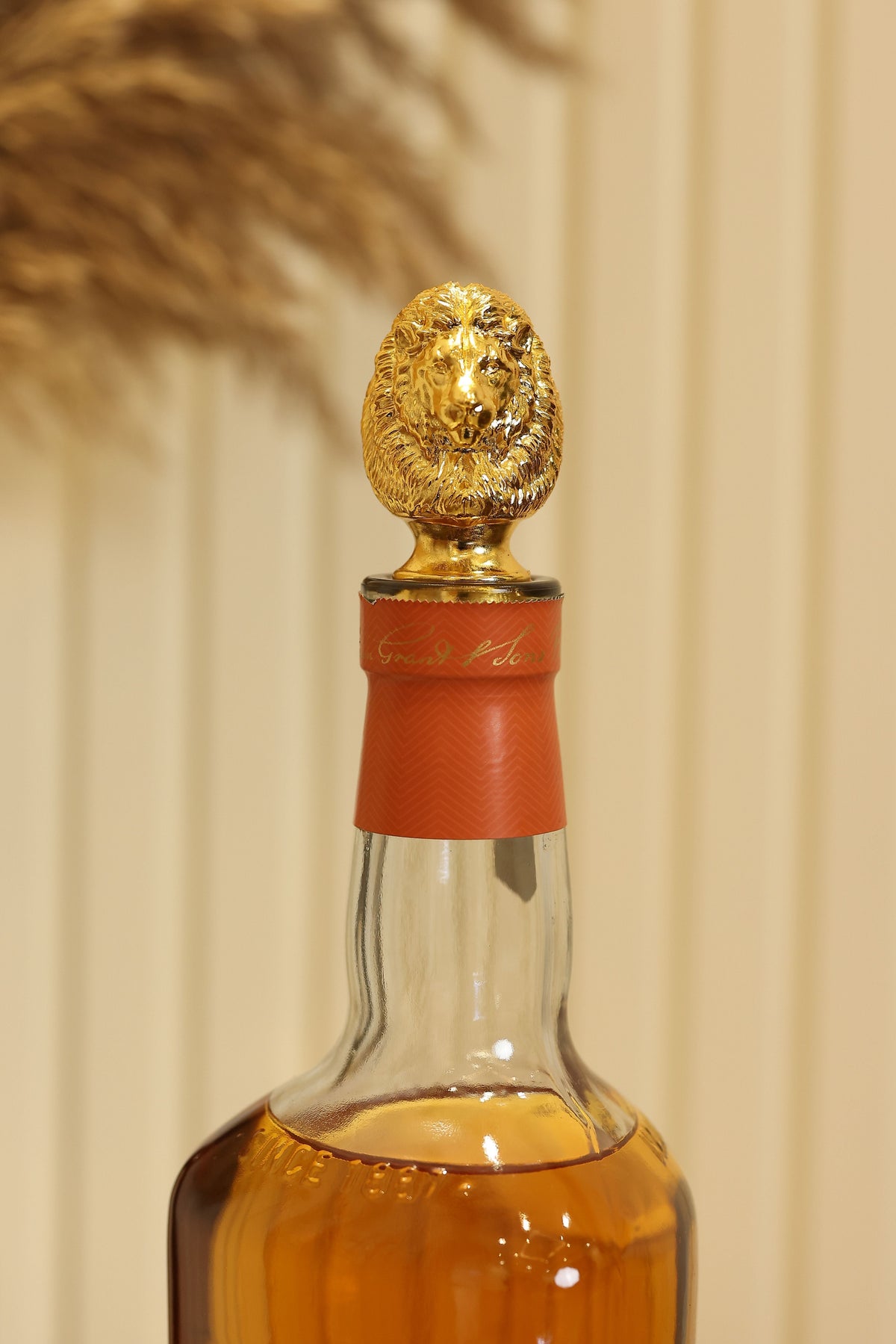 Lion Head Wine Bottle Stopper in gold plating
