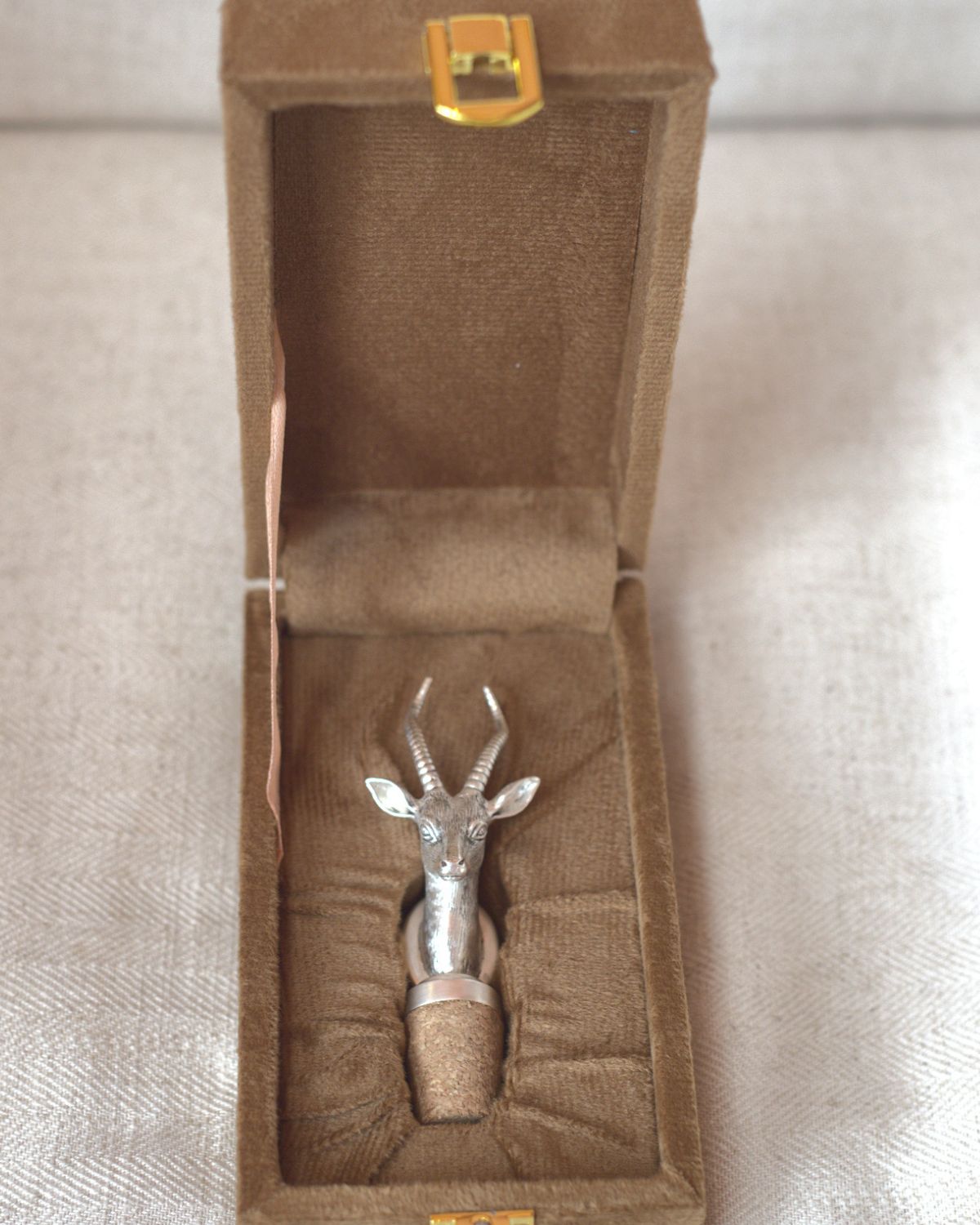 Antelope Wine Bottle Stopper in Pure Silver Plating
